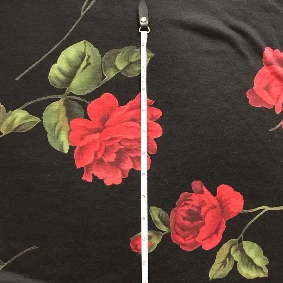 Beautiful Floral Black & Red Fabric - Picture 5 of 9